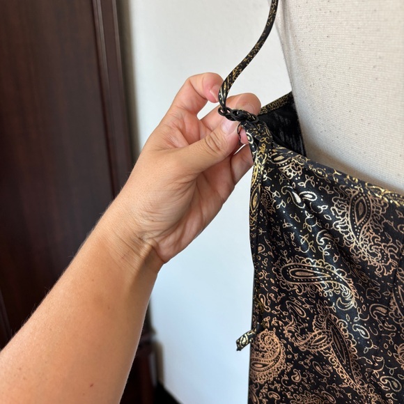 Vintage Black and Gold Paisley Chemise - Picture 5 of 11